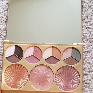 Eyeshadow palette